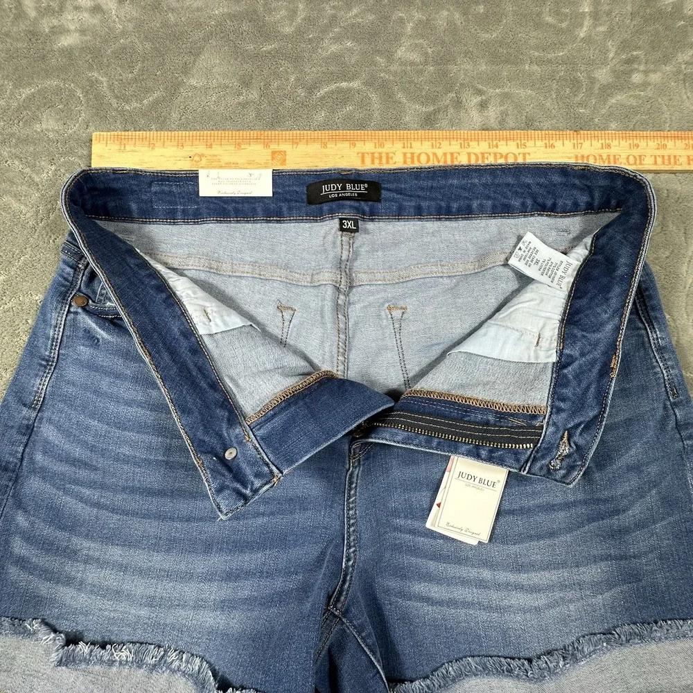 Judy Blue Cutoff Denim Jean Shorts Womens 3XL Mid Rise Medium Wash Cuffed New